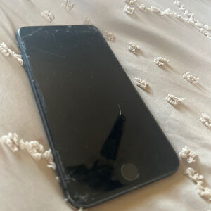 Iphone 8 plus cracked